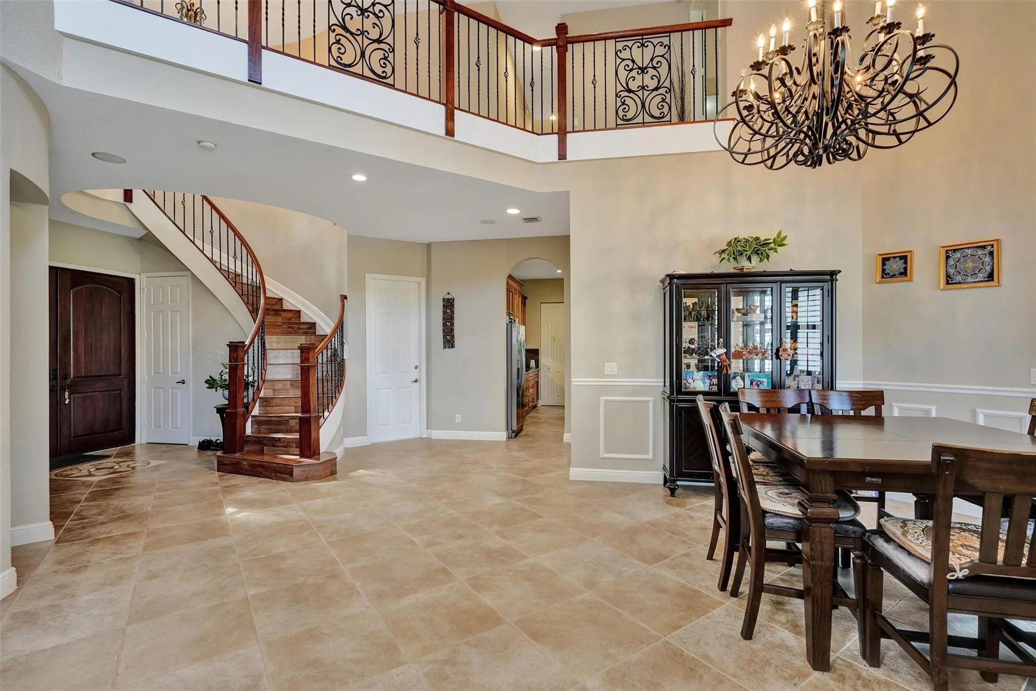 4115 Artesa Dr