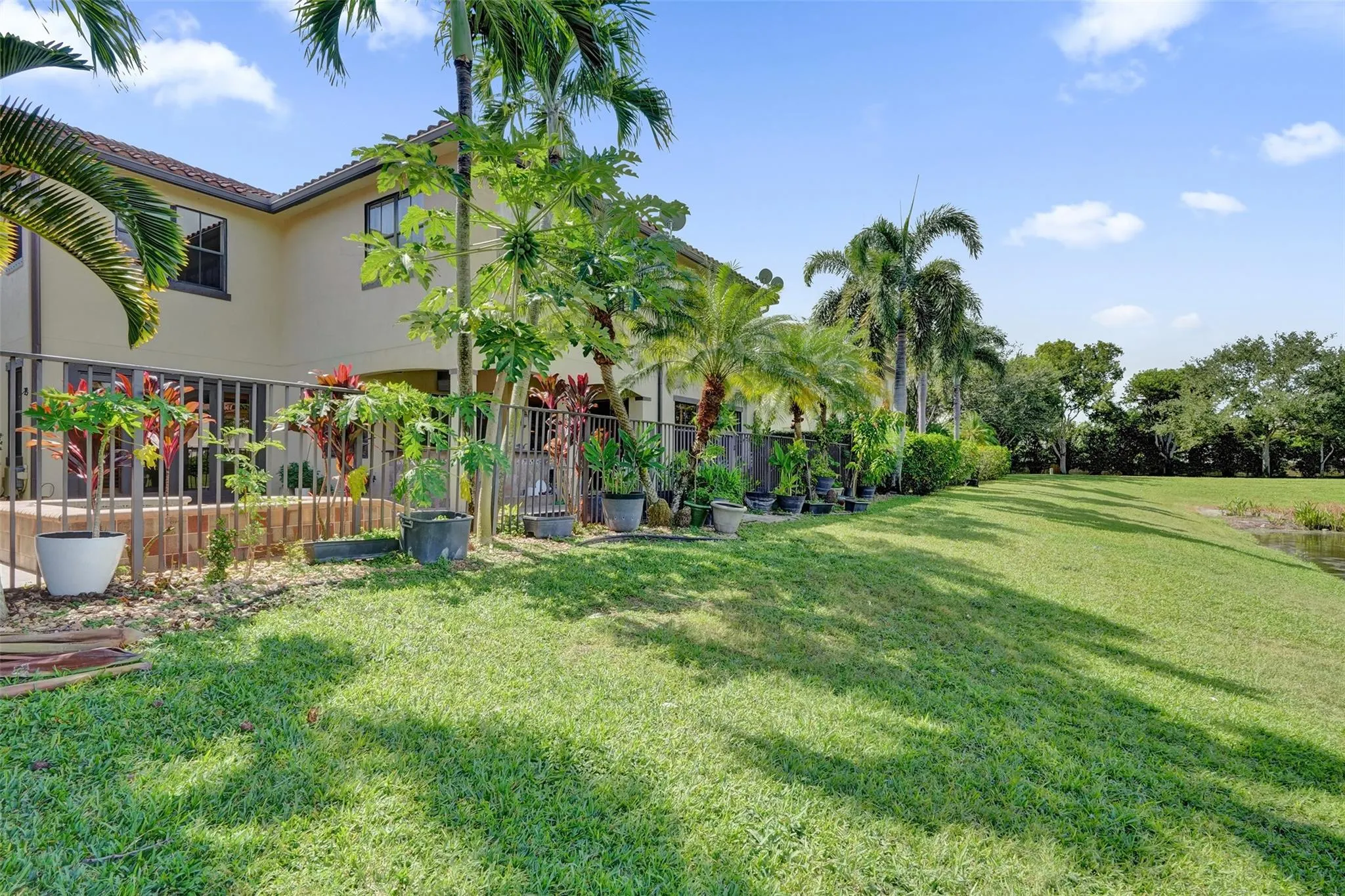 4115 Artesa Dr