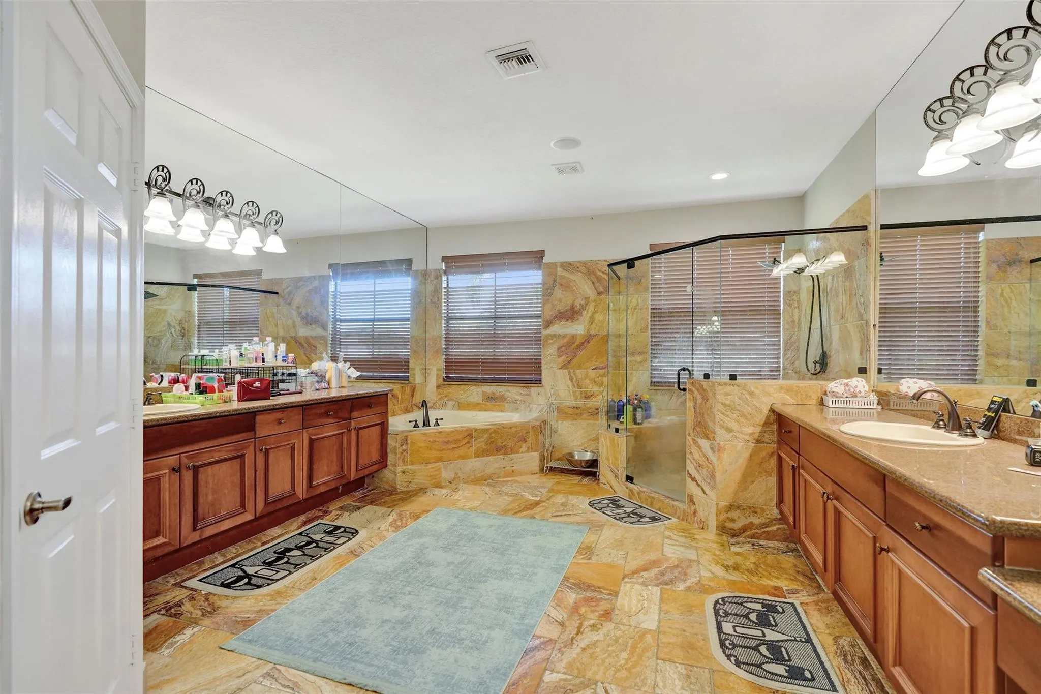 4115 Artesa Dr