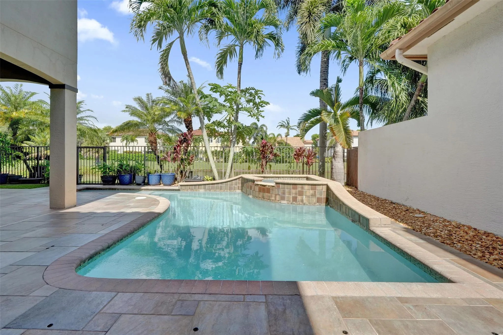 4115 Artesa Dr