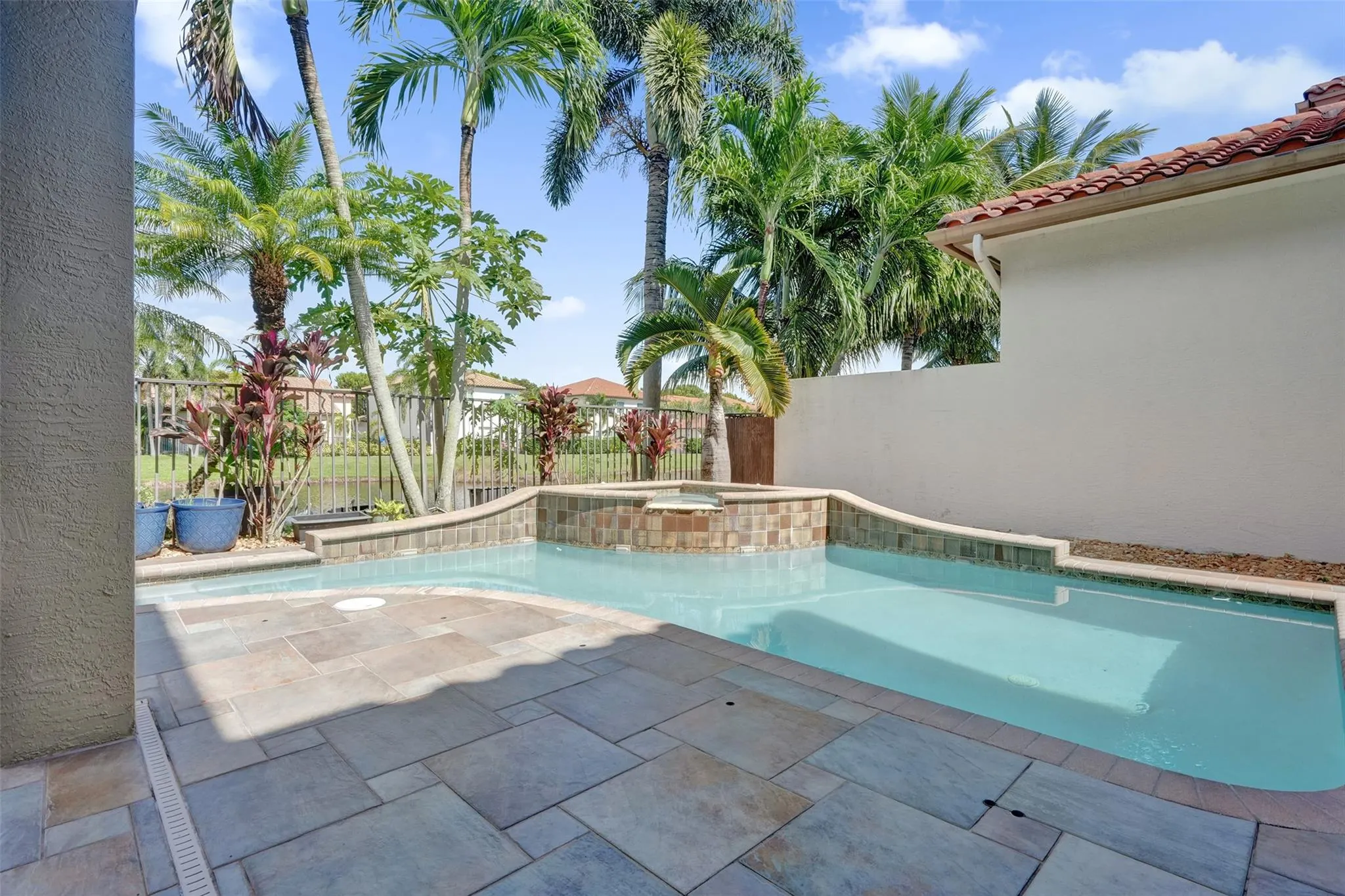 4115 Artesa Dr