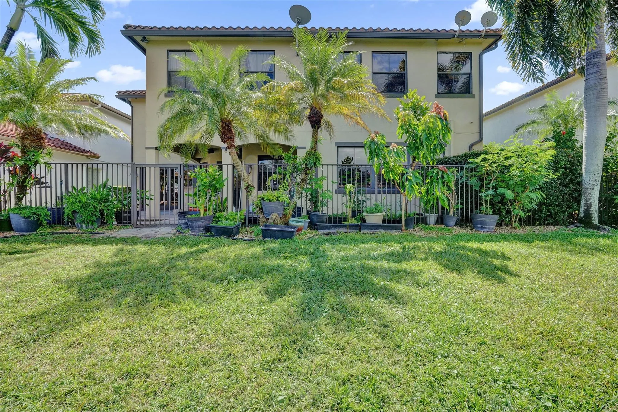 4115 Artesa Dr