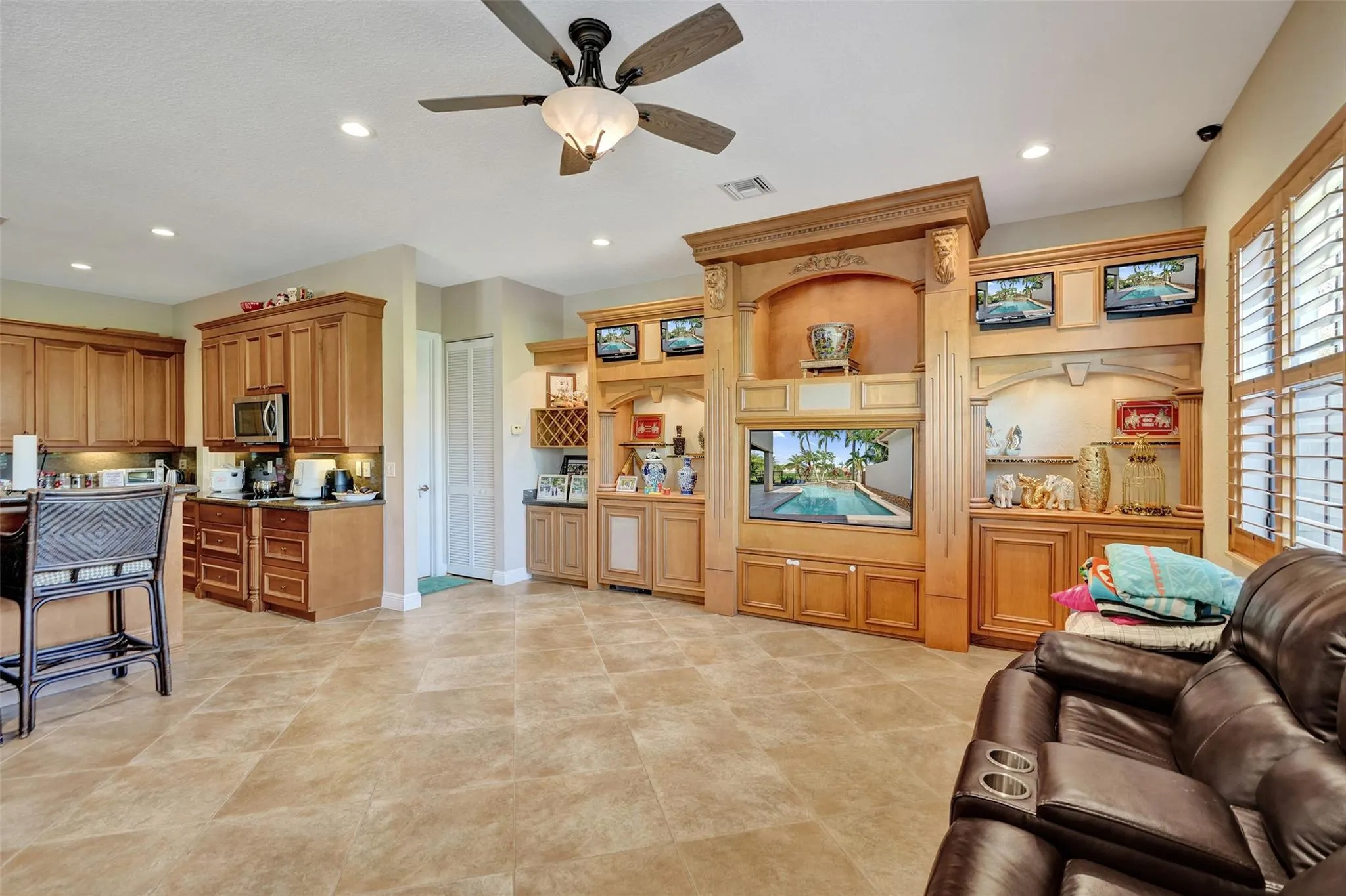 4115 Artesa Dr