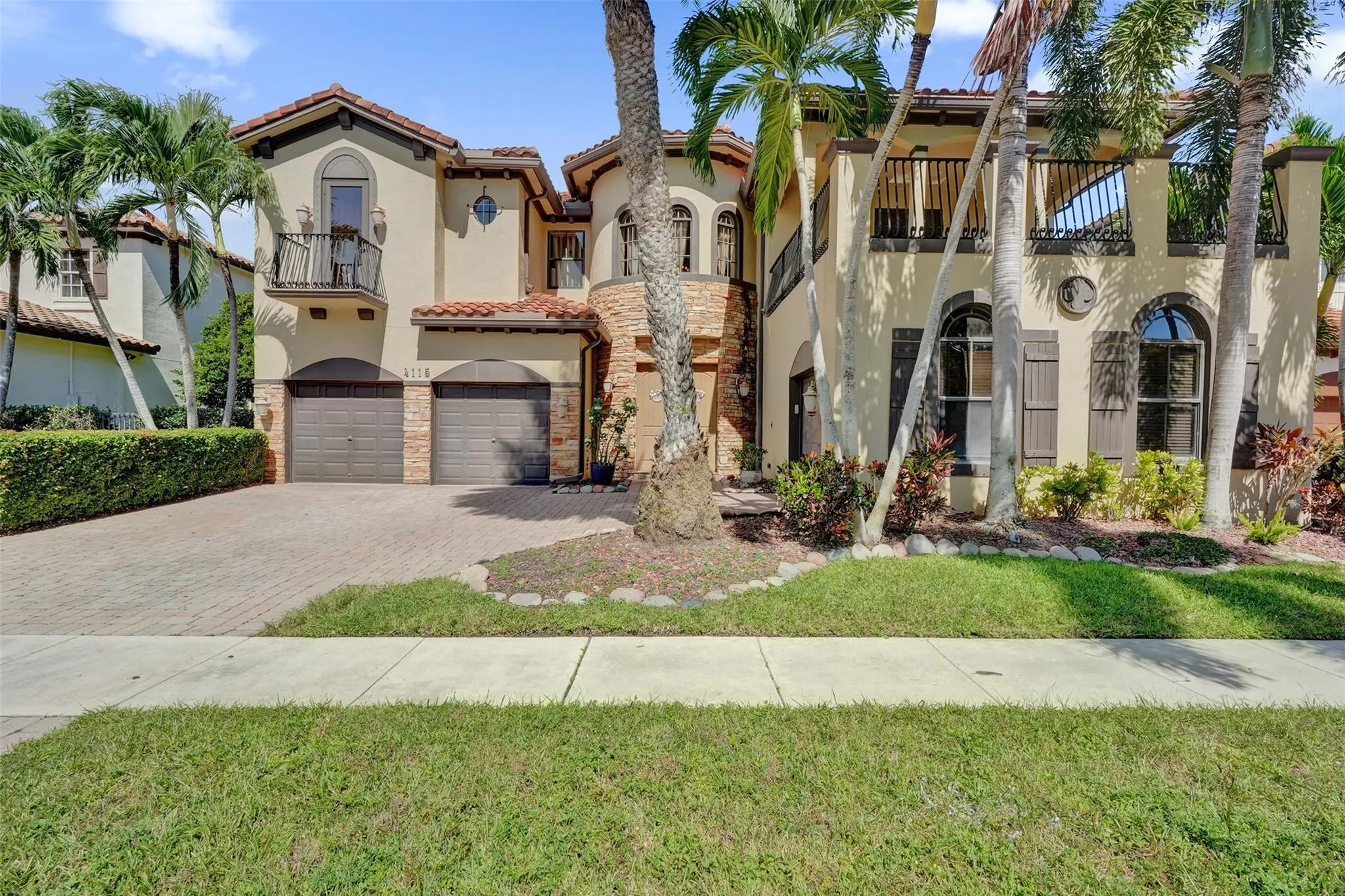 4115 Artesa Dr