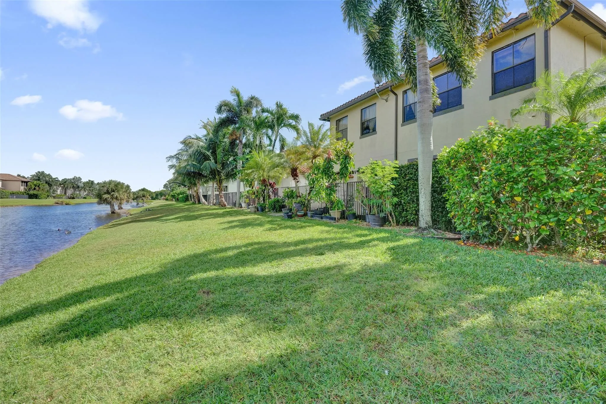 4115 Artesa Dr