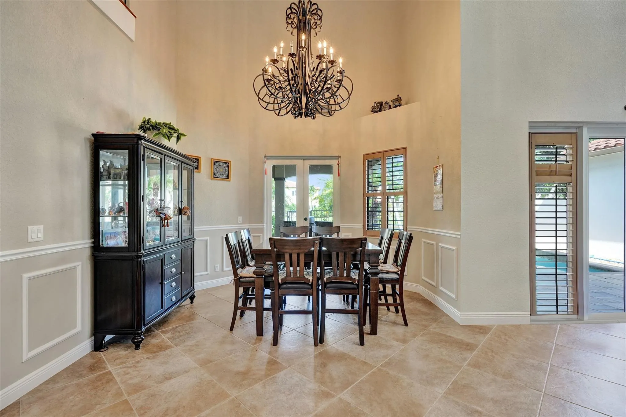 4115 Artesa Dr