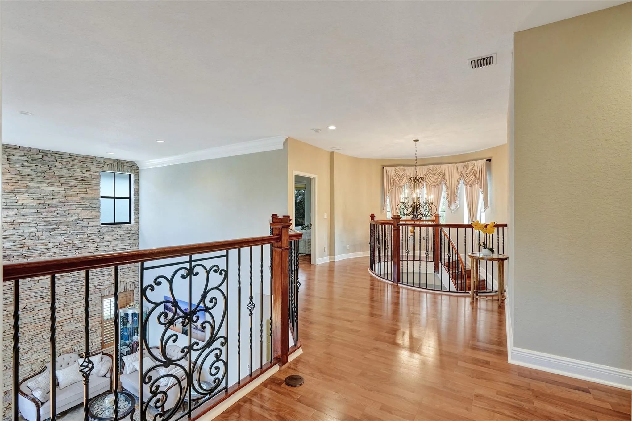 4115 Artesa Dr