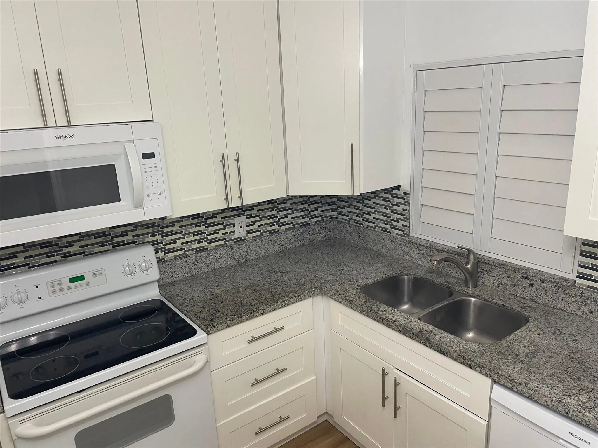 9471 Evergreen, #406
