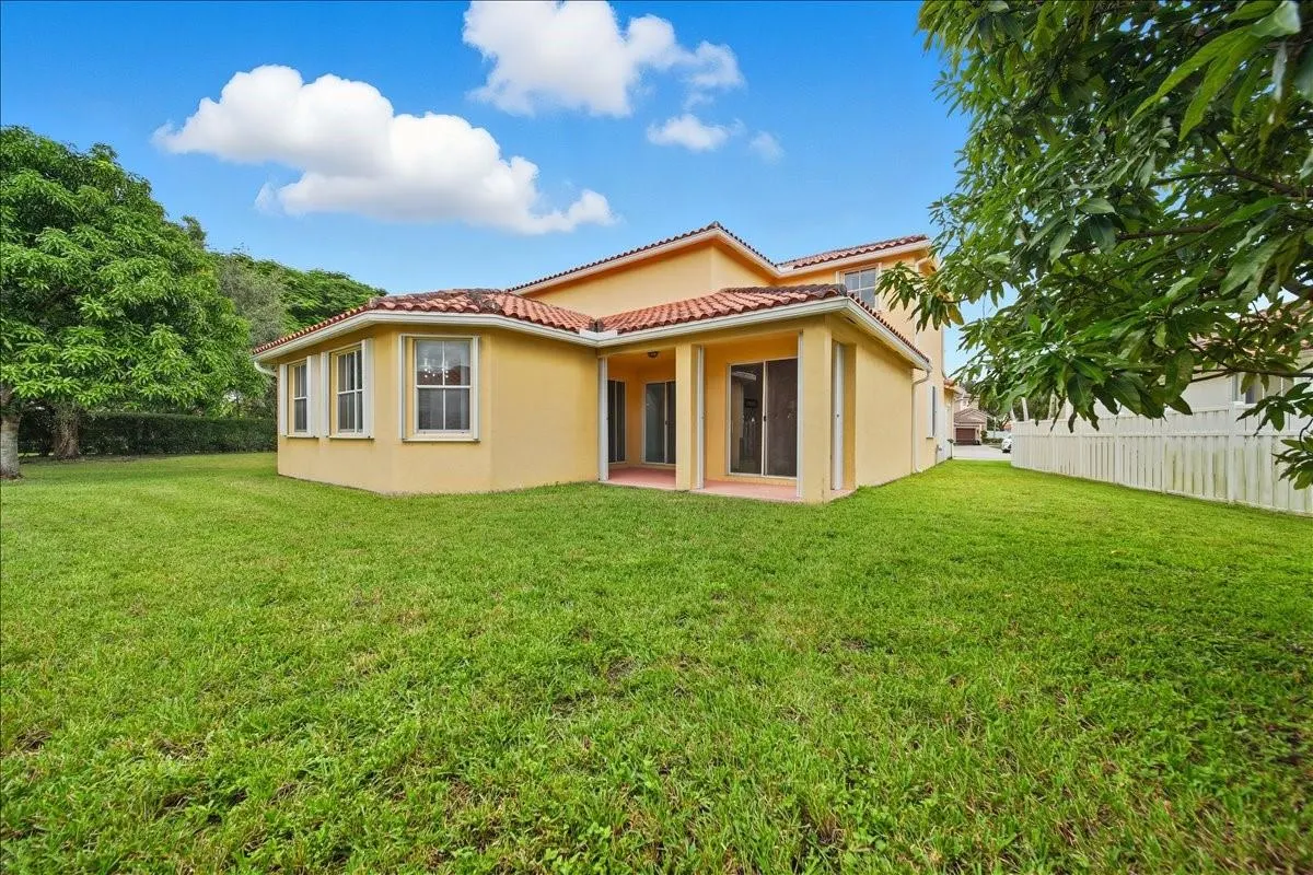 3802 SW 165th Ter
