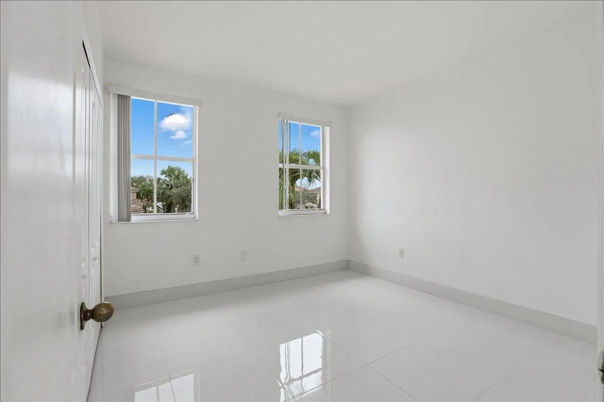 3802 SW 165th Ter