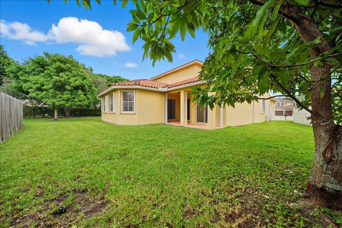 3802 SW 165th Ter