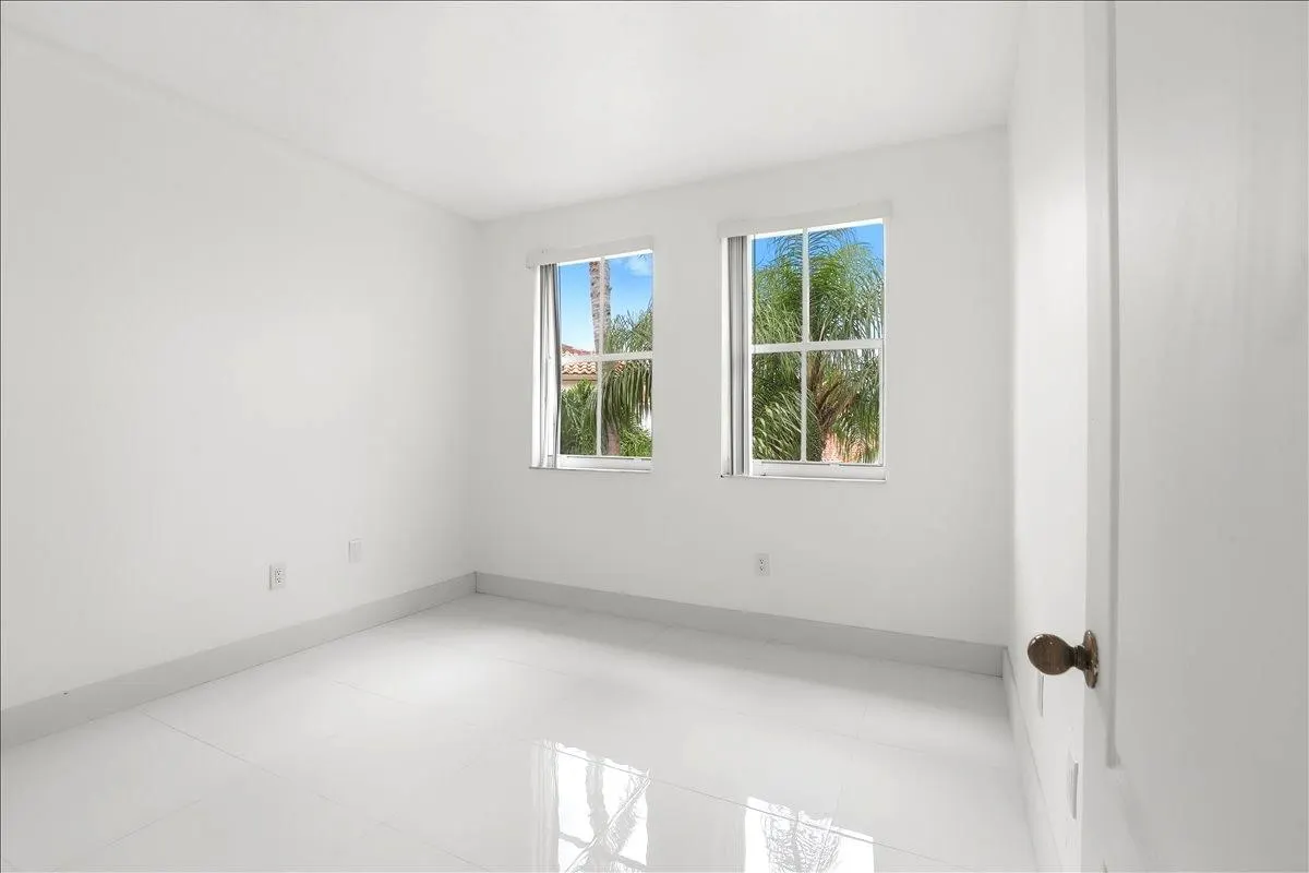 3802 SW 165th Ter