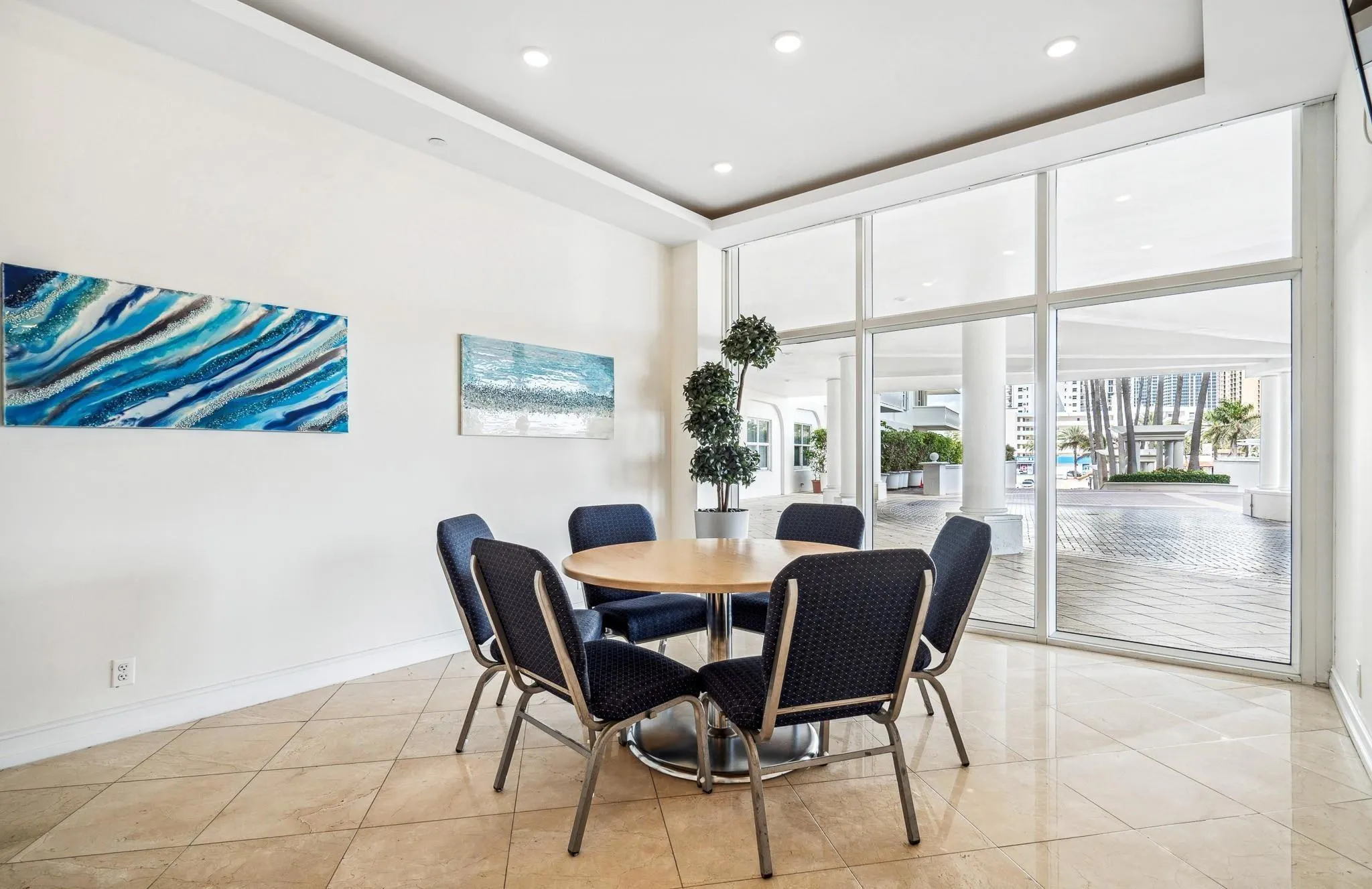 1 Las Olas Circle, #1415