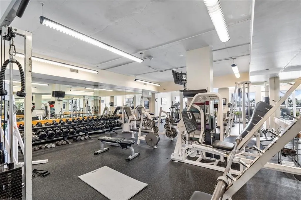 1 Las Olas Circle, #1415