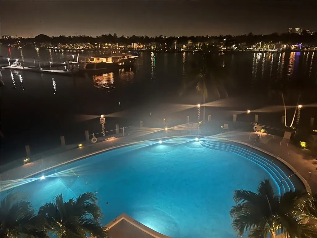 1 Las Olas Circle, #1415