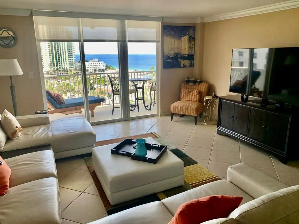 1 Las Olas Circle, #1415