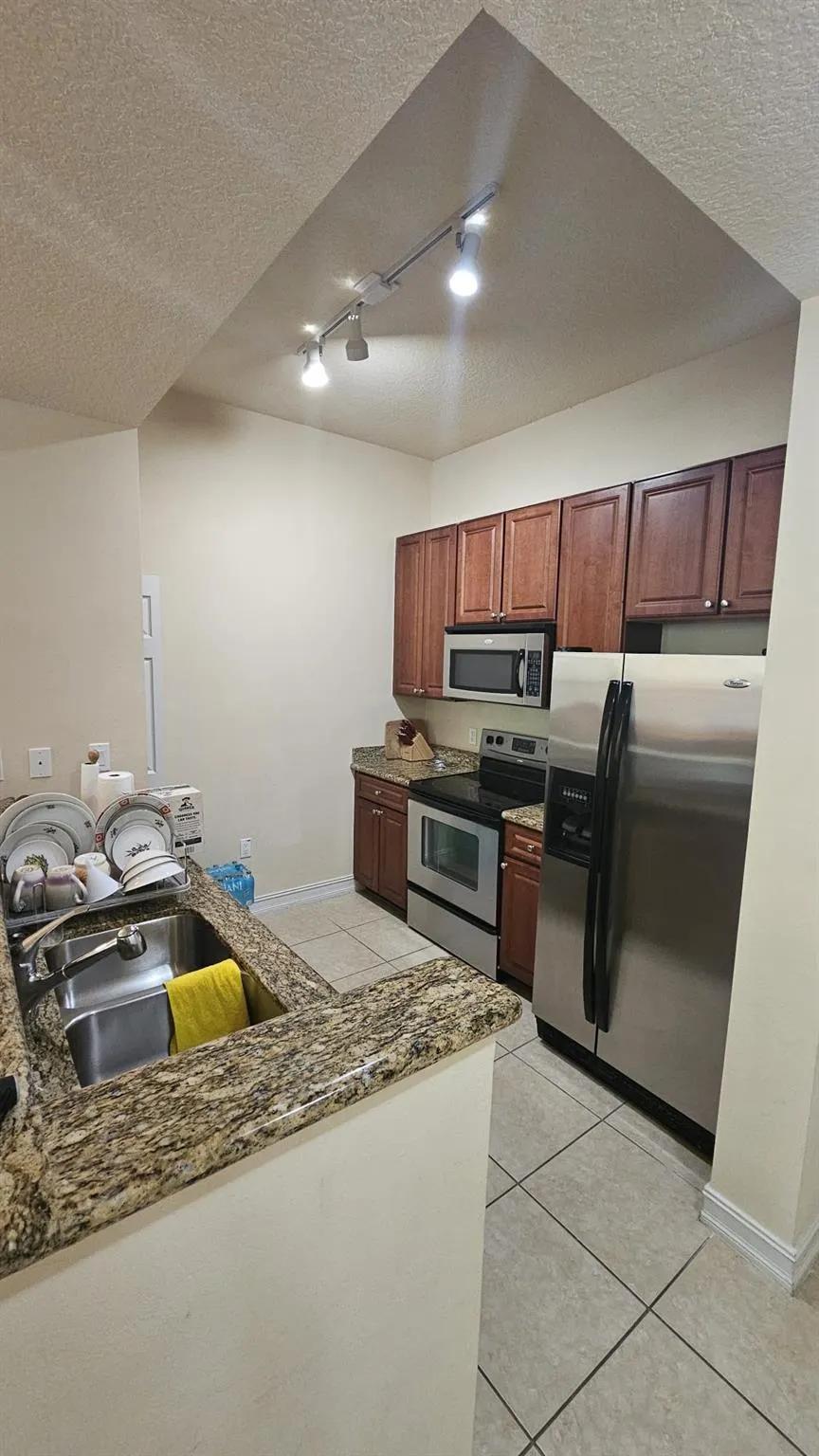 3001 NE 185th St, #318