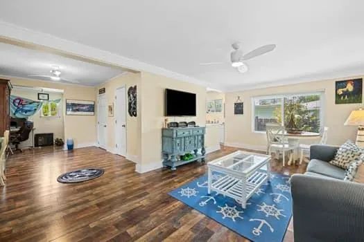 1602 NE 1st Ave