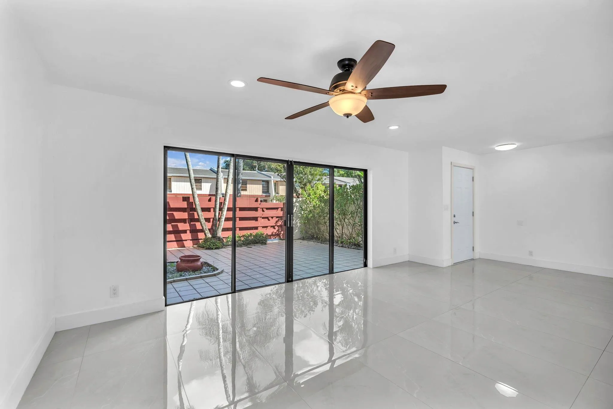 3896 Meadow Ln
