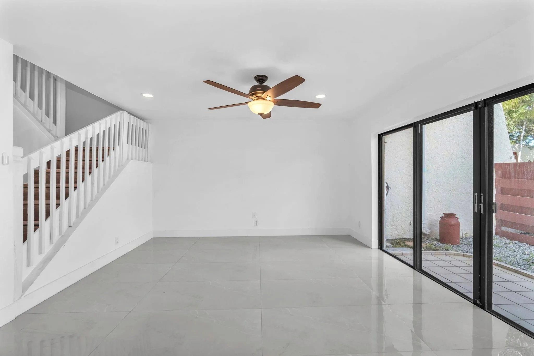 3896 Meadow Ln