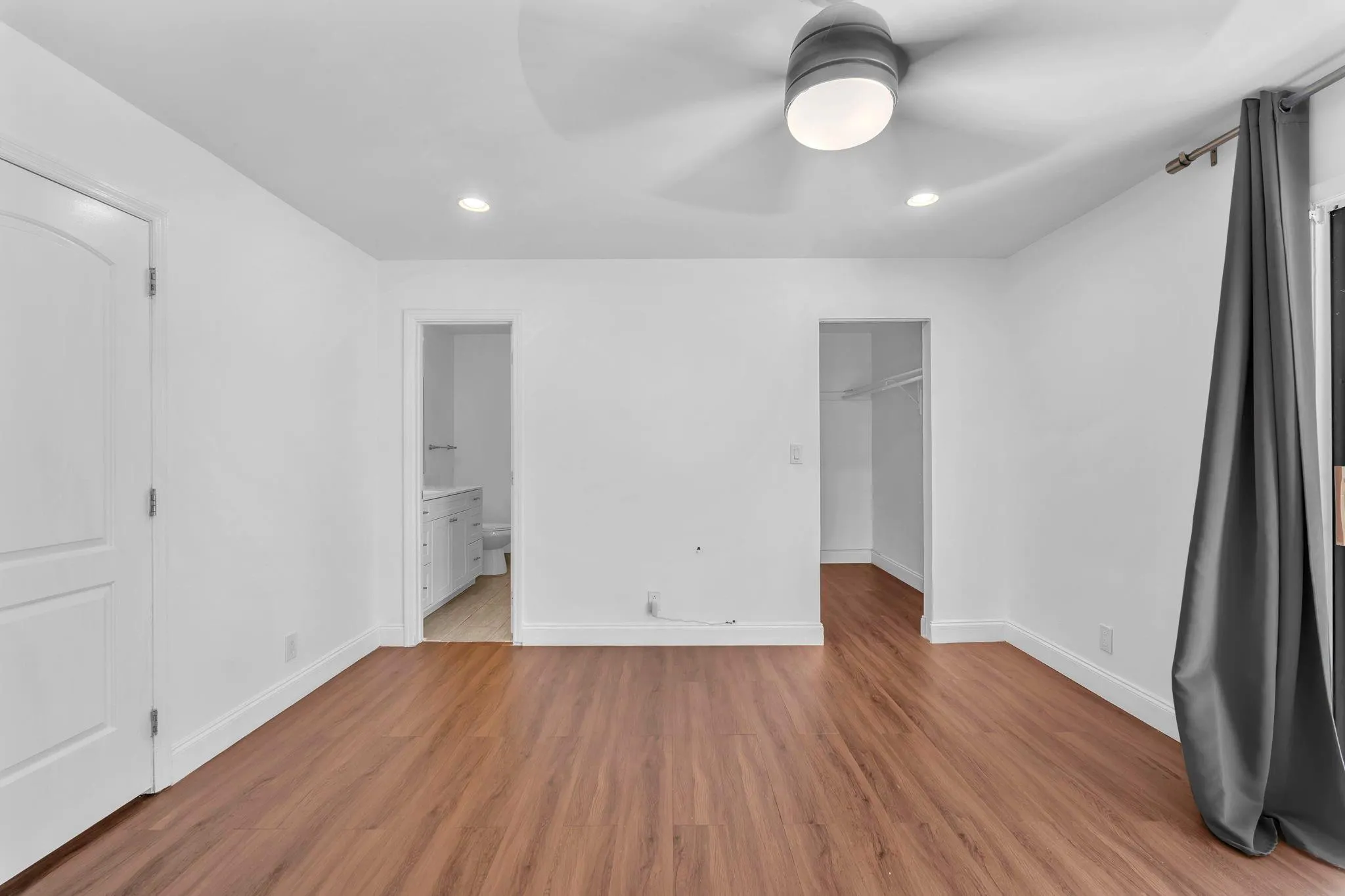 3896 Meadow Ln