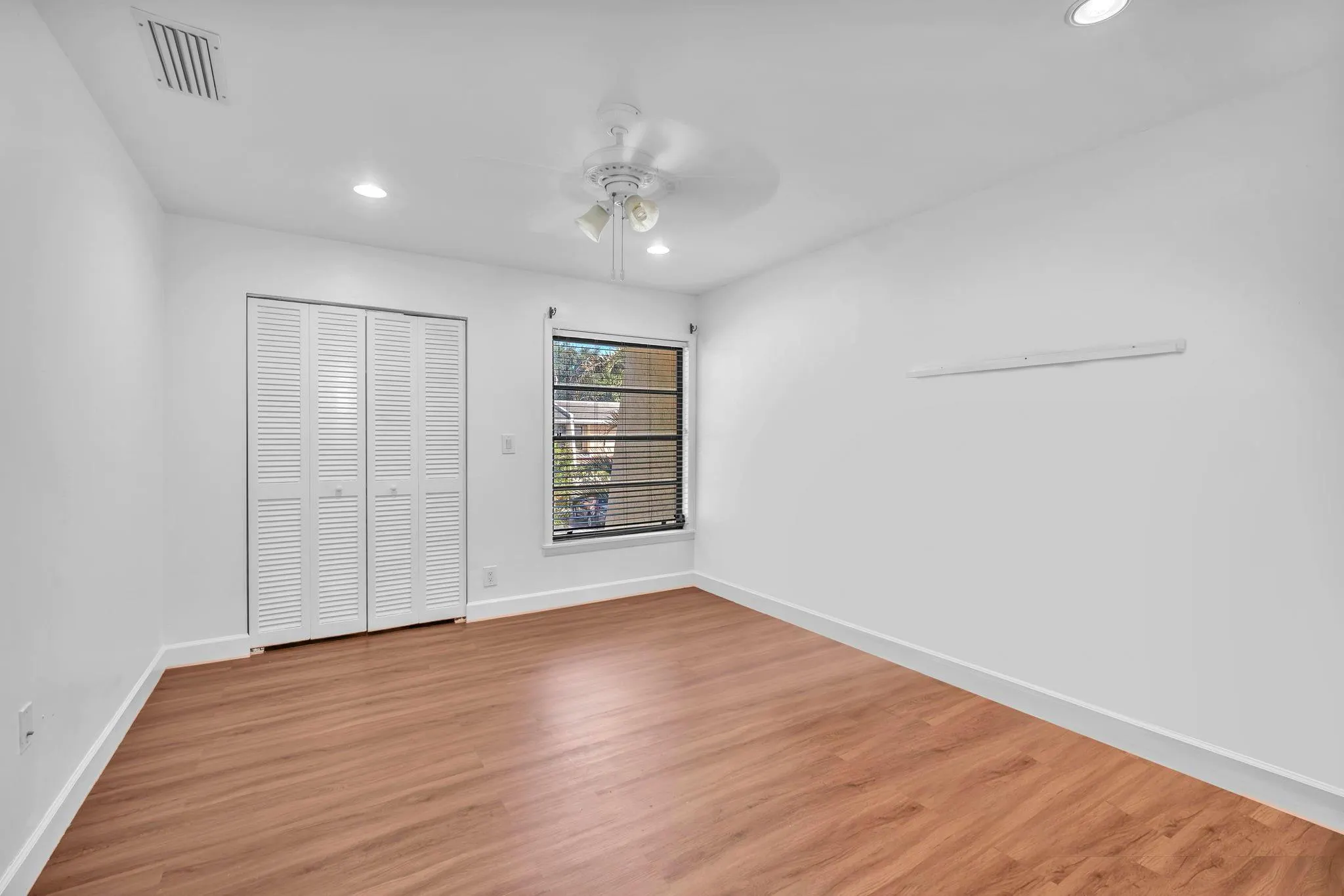 3896 Meadow Ln
