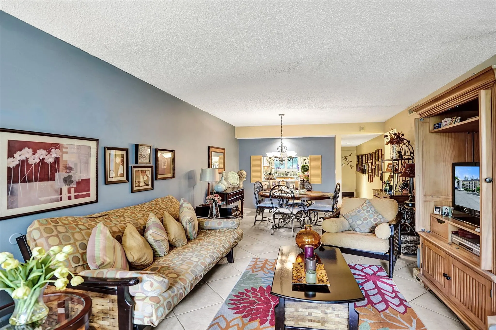 8415 Forest Hills Dr, #206