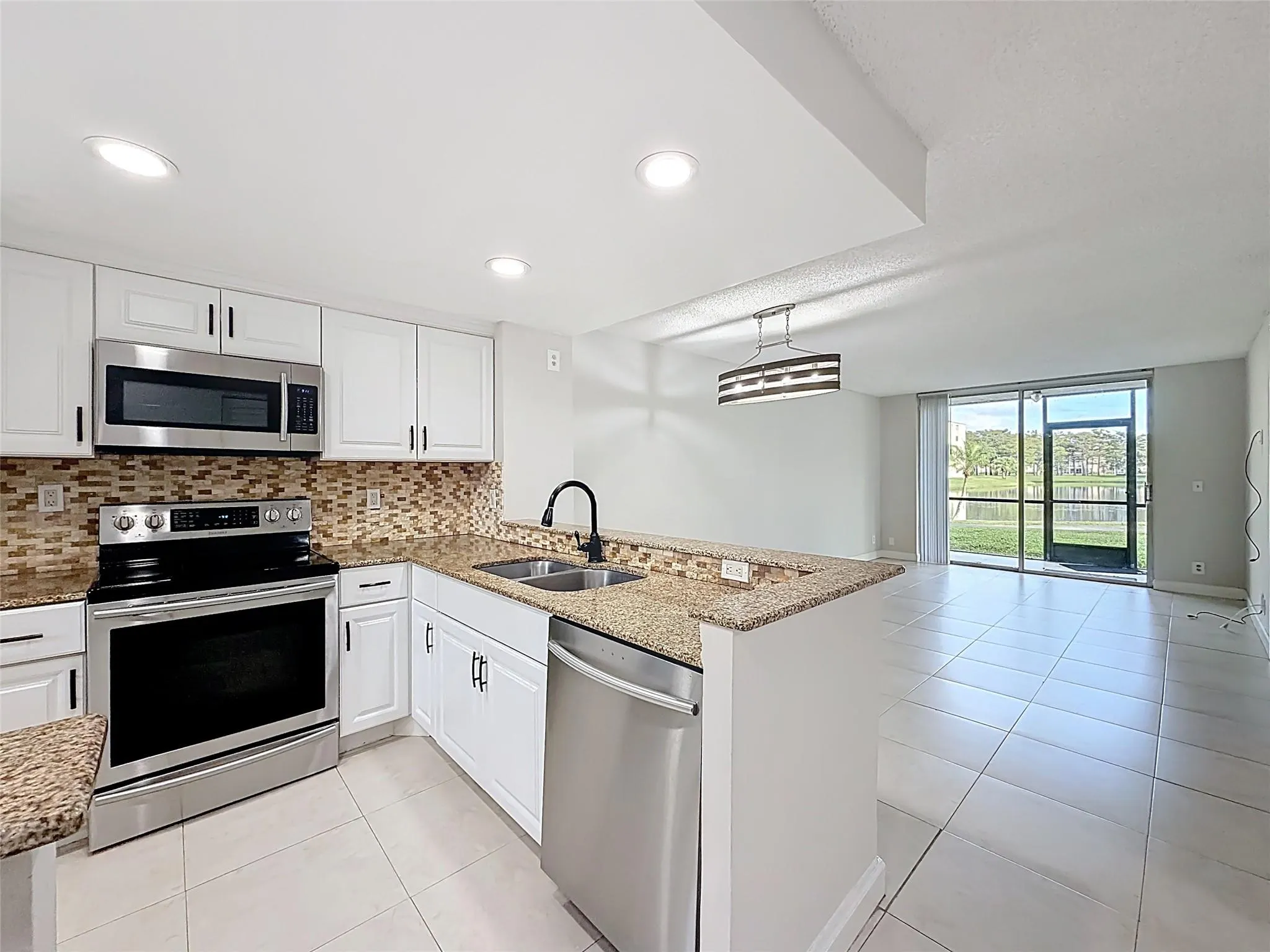 7750 NW 50th St, #106