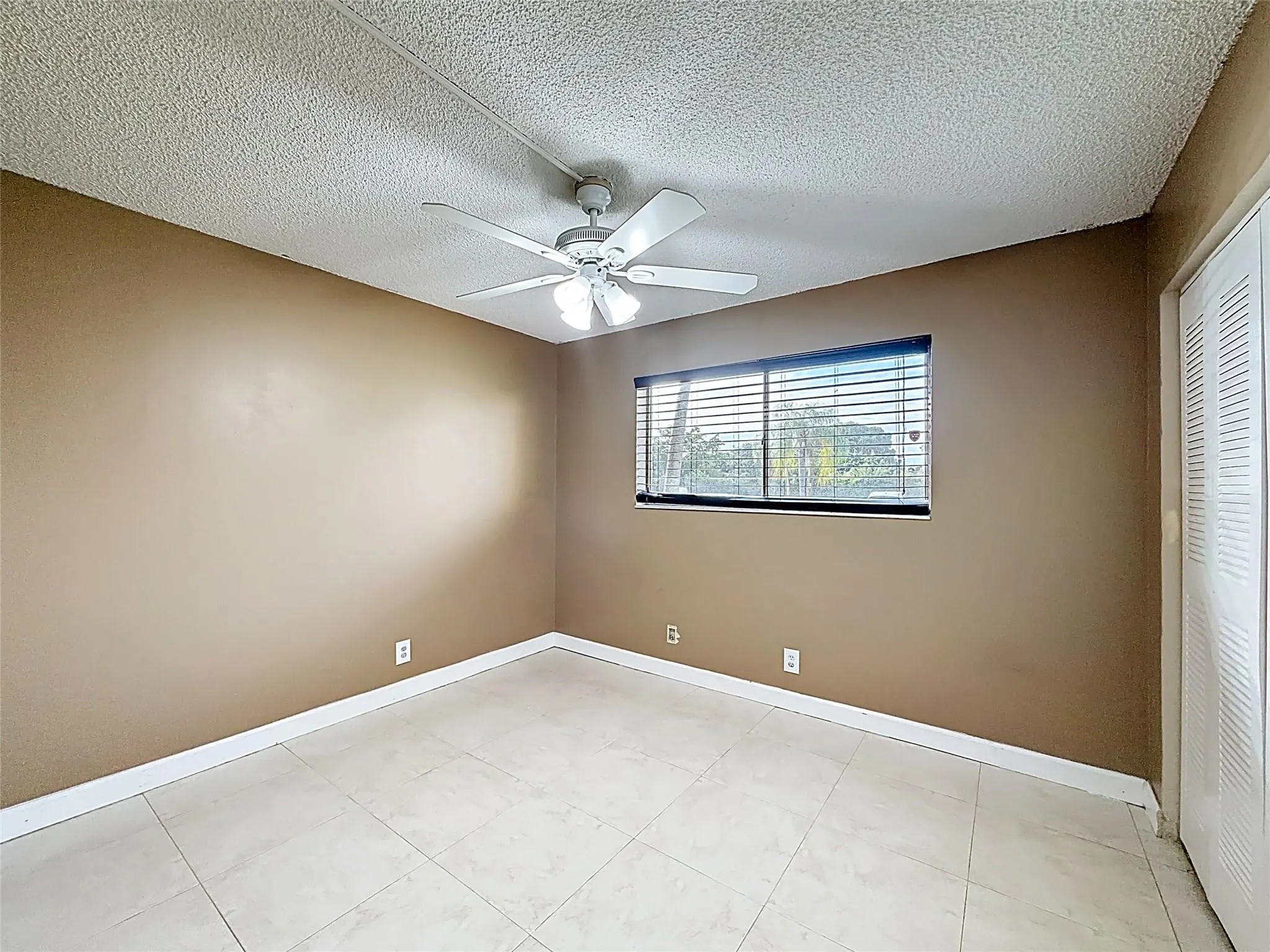 7750 NW 50th St, #106