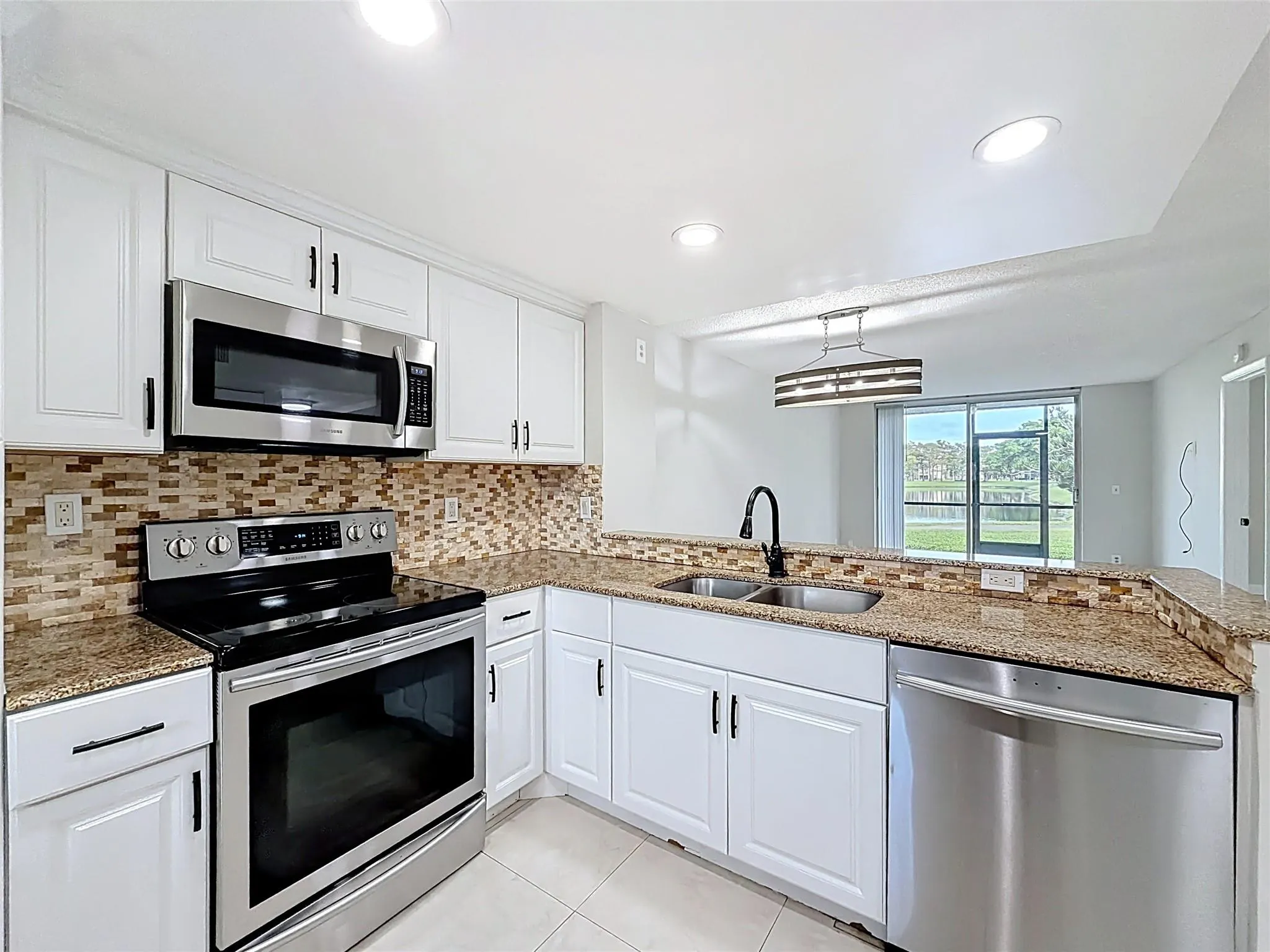 7750 NW 50th St, #106
