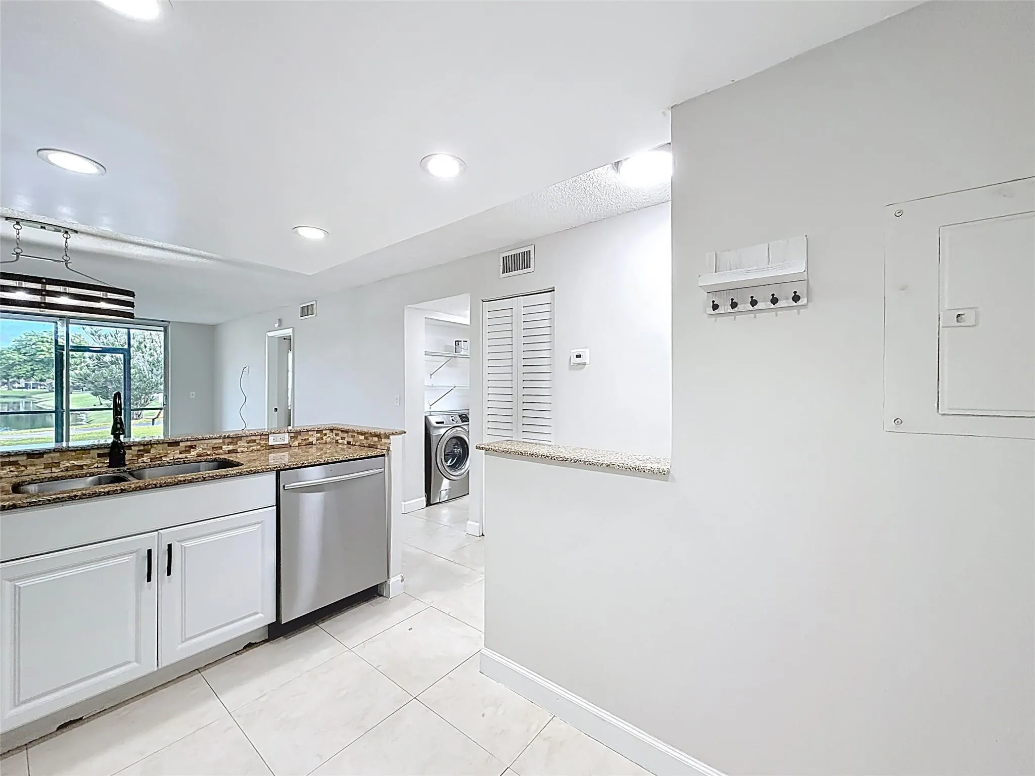 7750 NW 50th St, #106