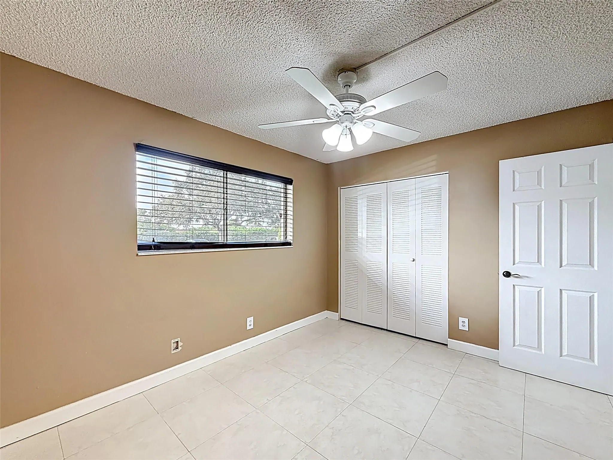 7750 NW 50th St, #106