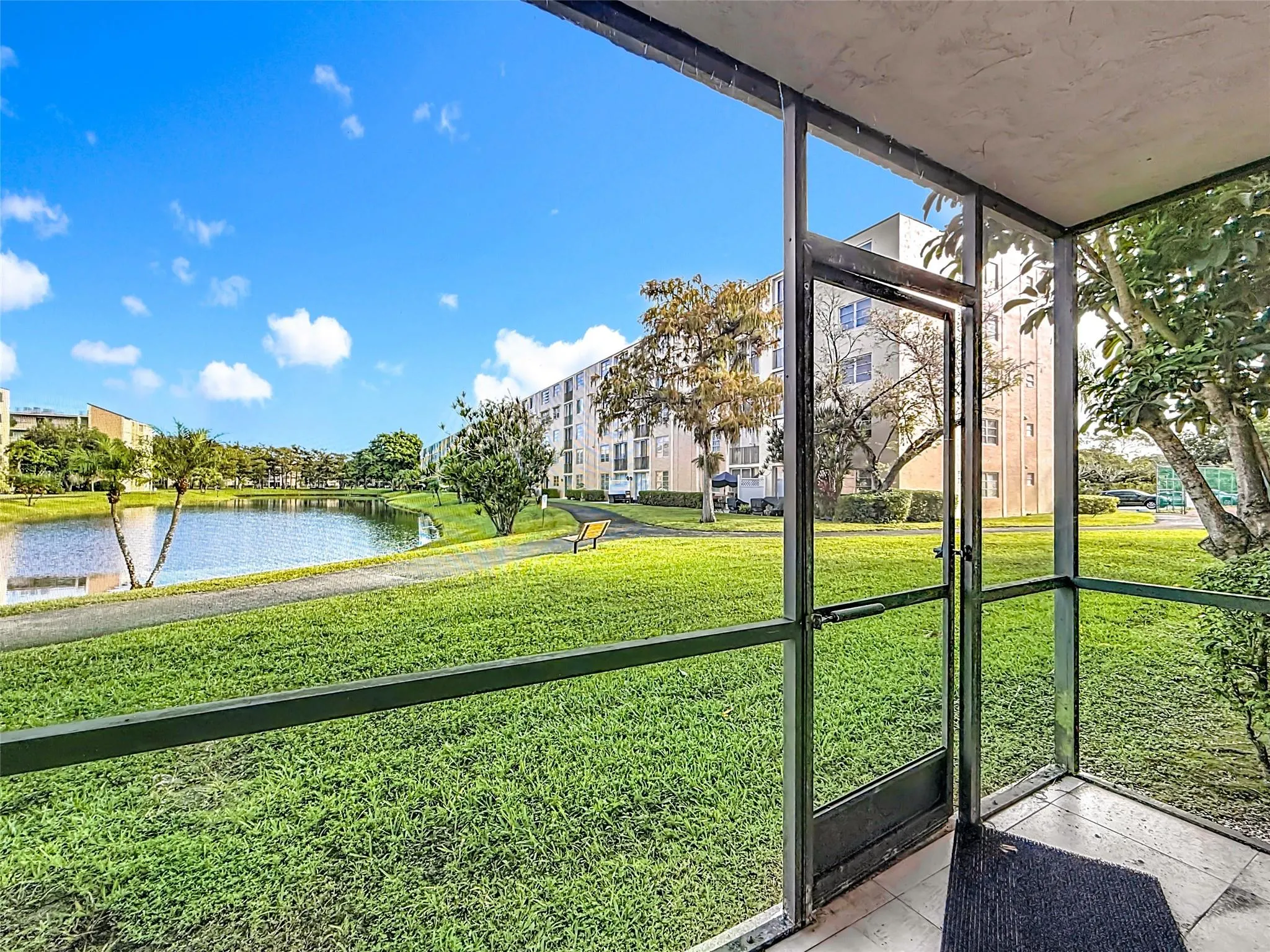 7750 NW 50th St, #106