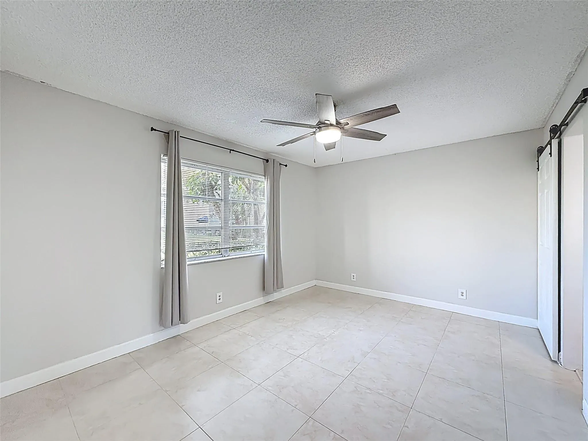 7750 NW 50th St, #106