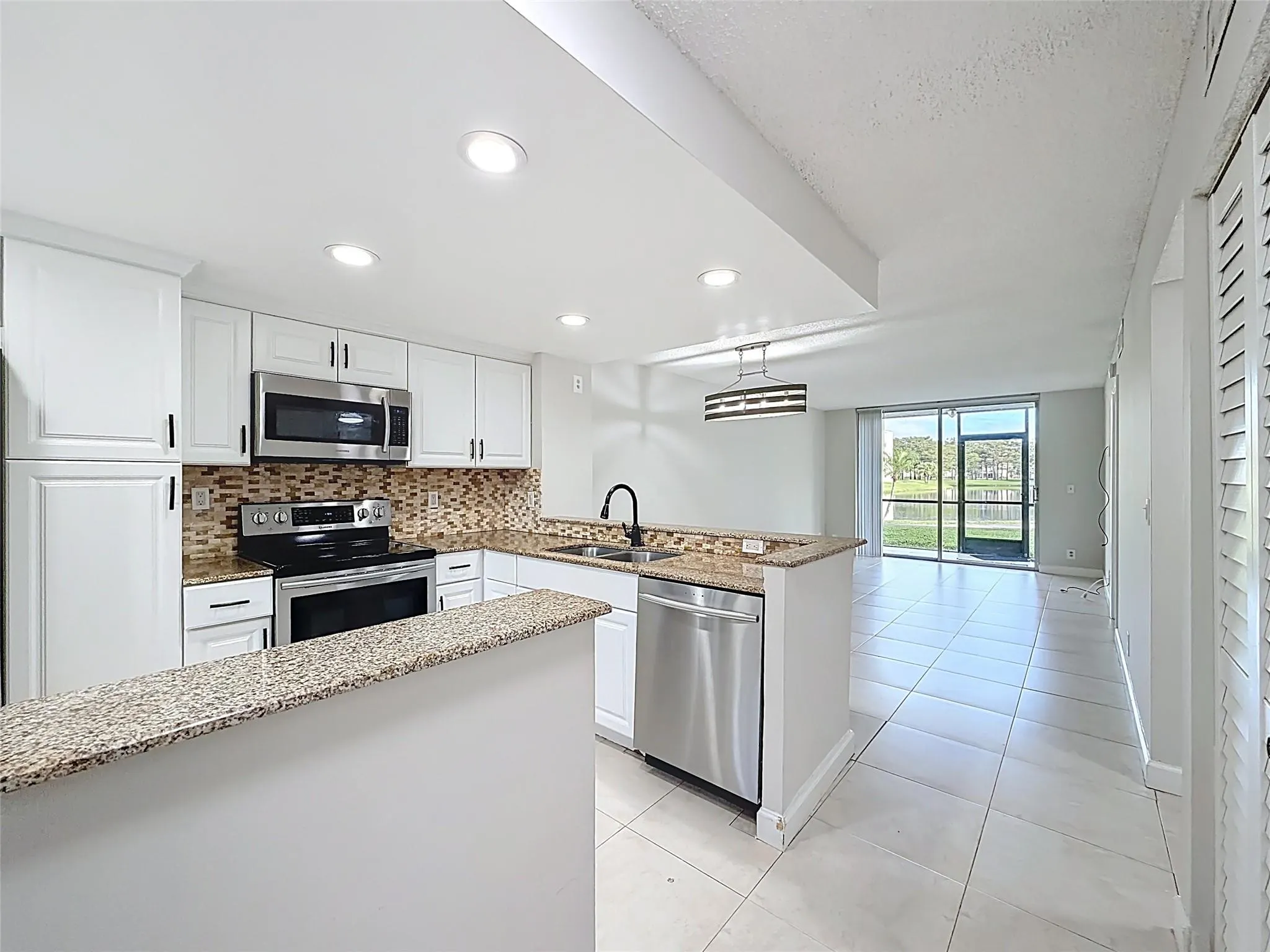 7750 NW 50th St, #106