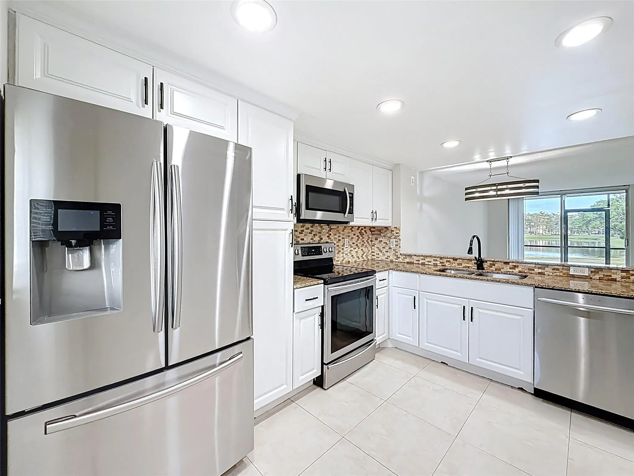 7750 NW 50th St, #106