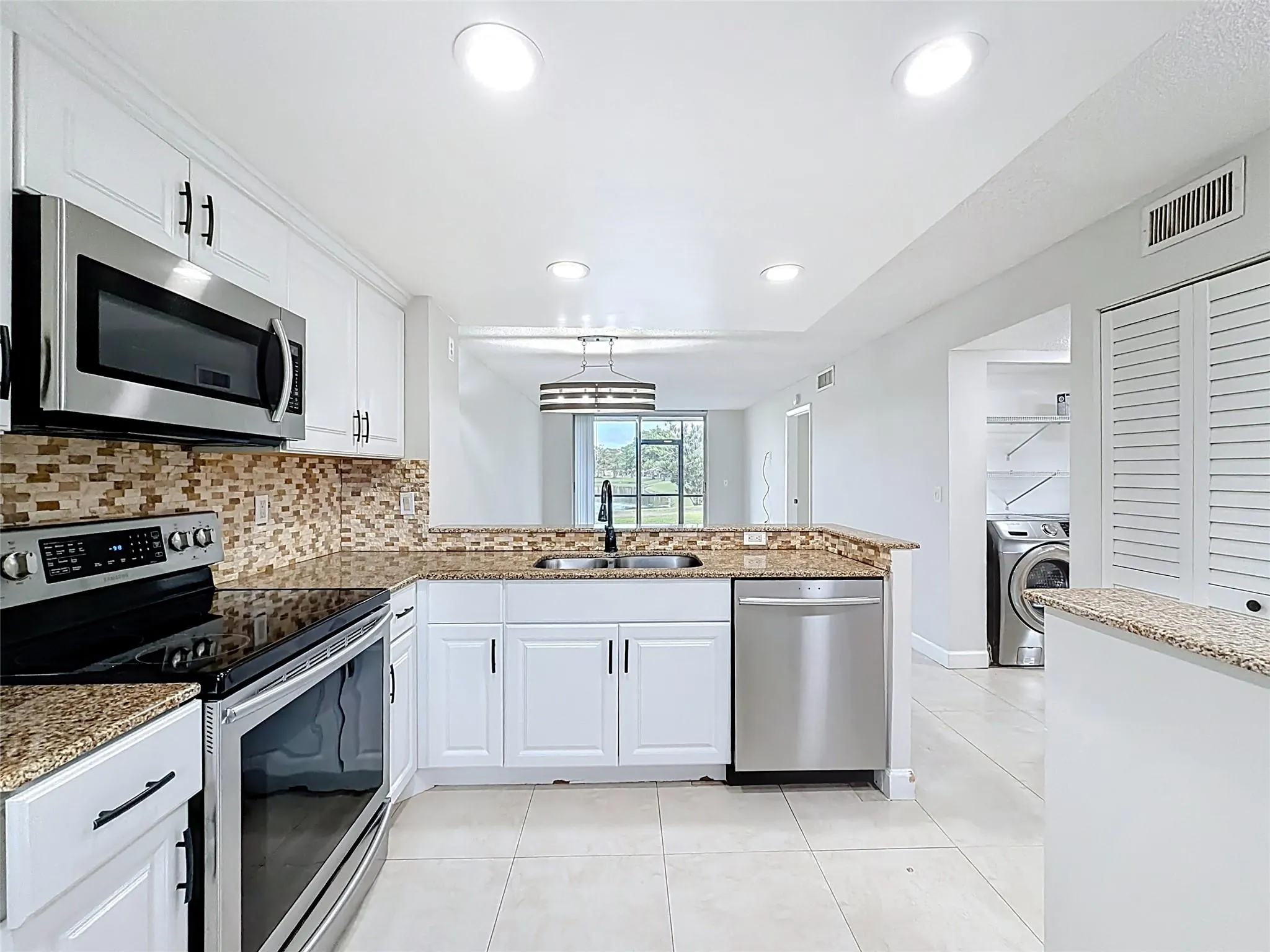 7750 NW 50th St, #106