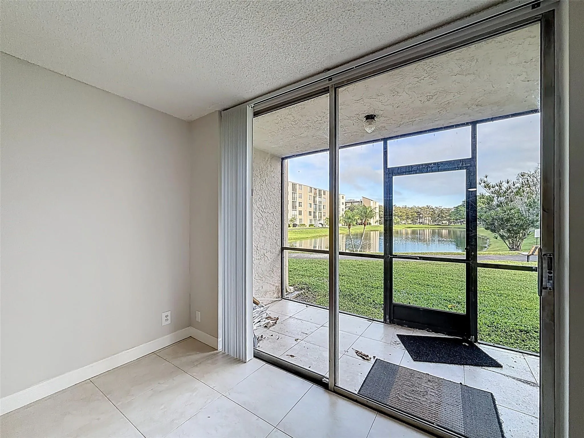 7750 NW 50th St, #106