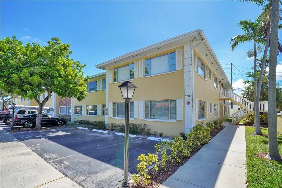 5700 NE 22nd Way, #322