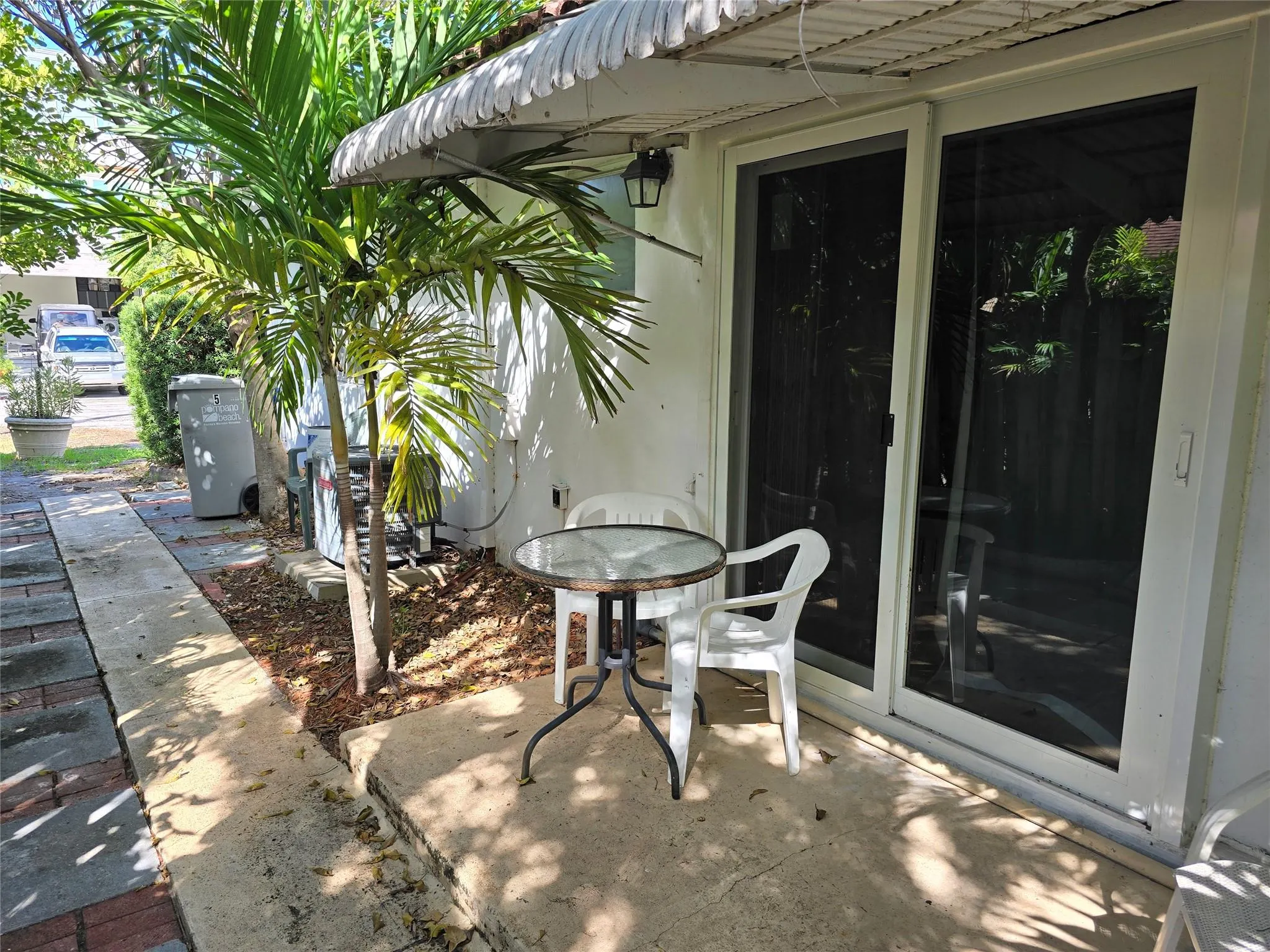 1750 N Riverside Dr, #5