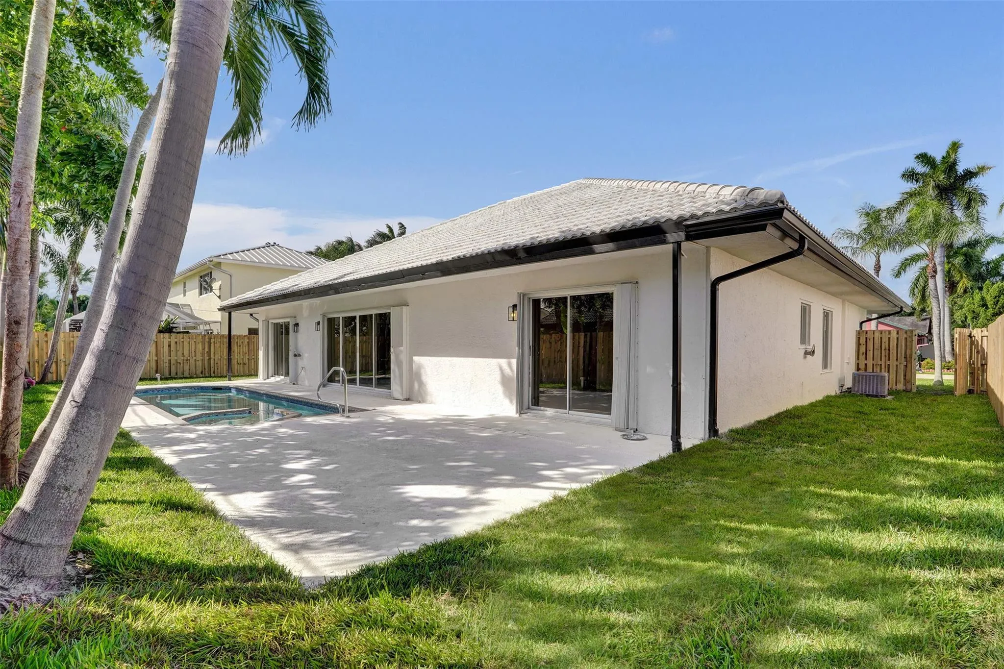 340 Oregon Ln