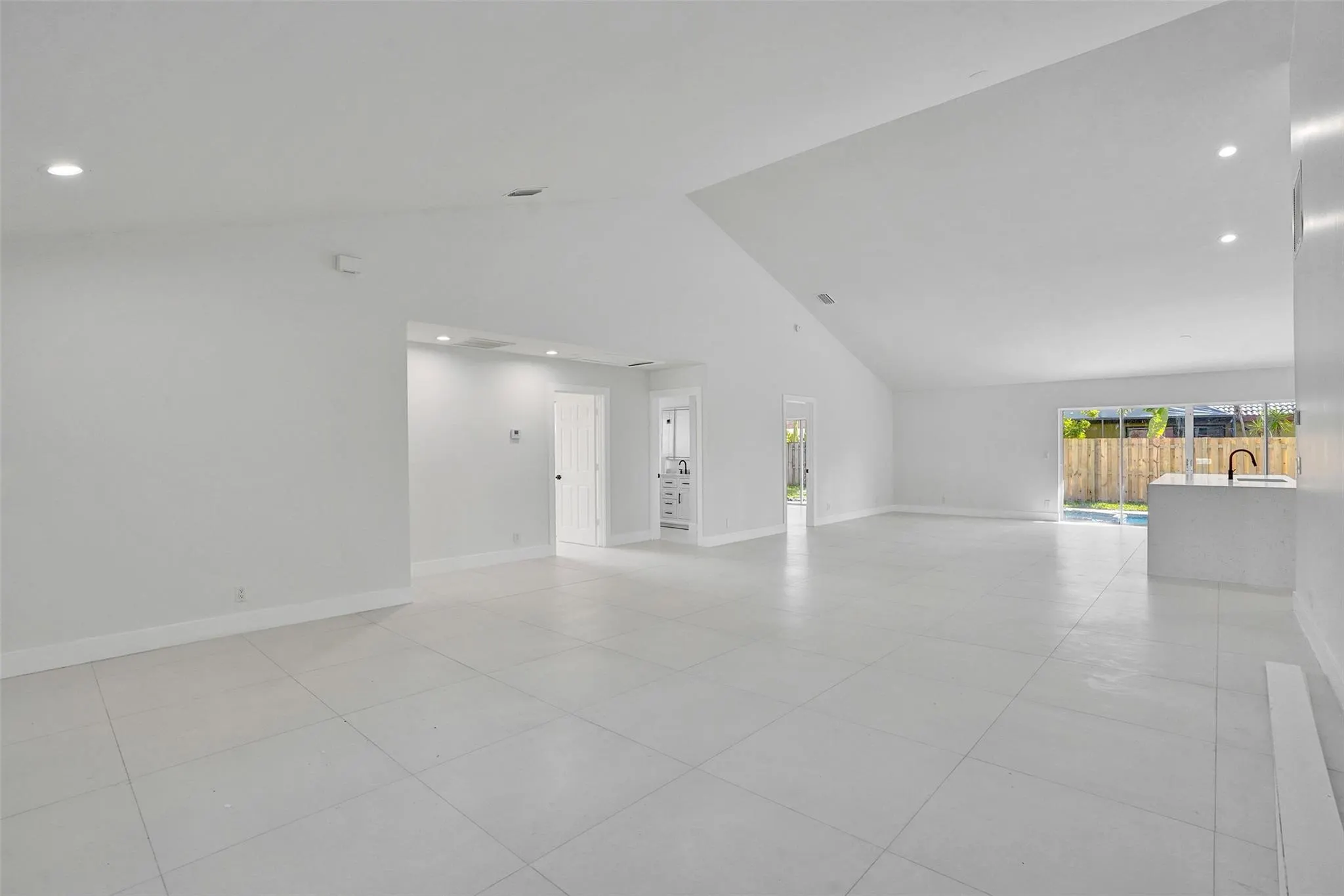 340 Oregon Ln