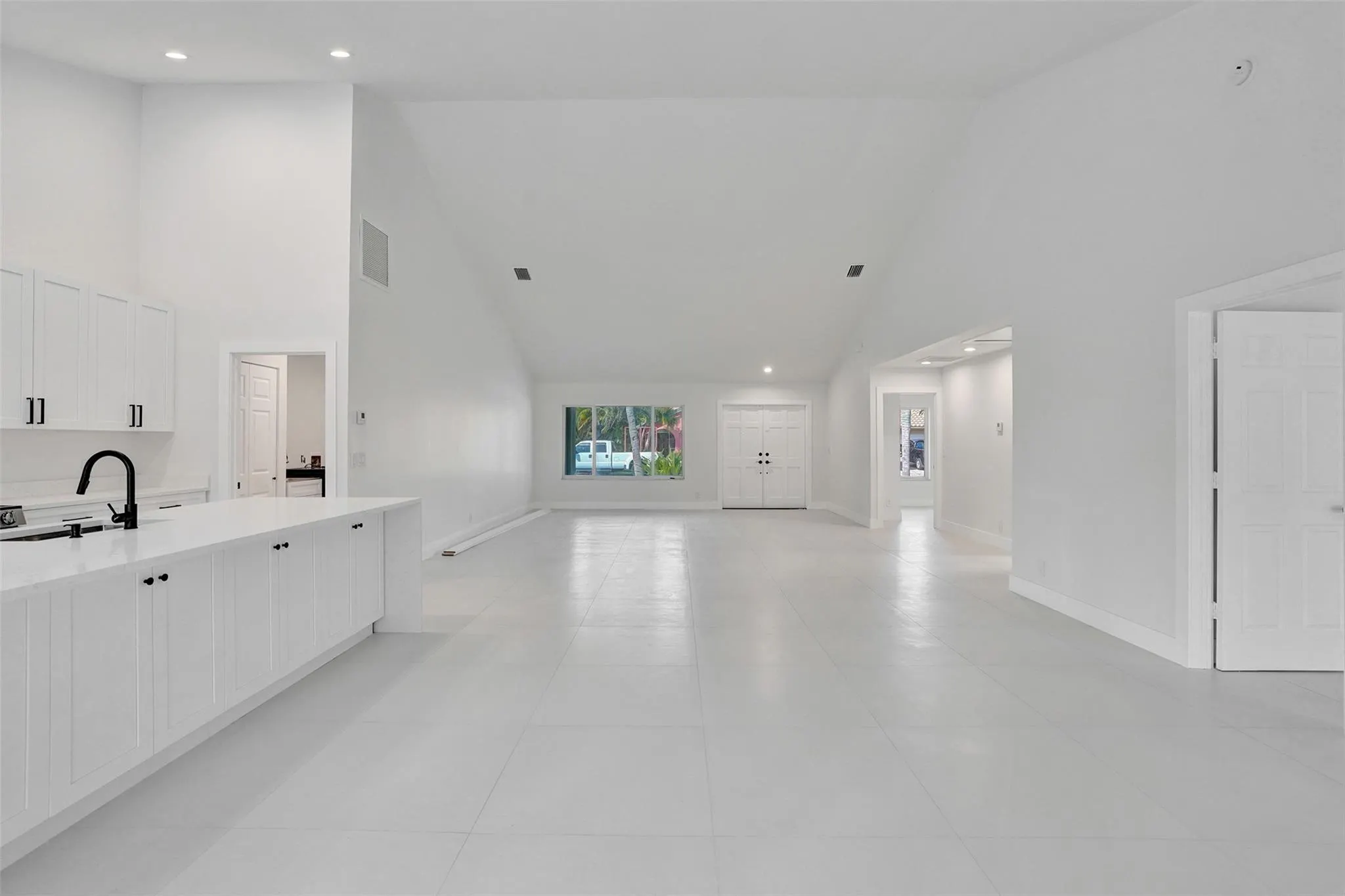 340 Oregon Ln
