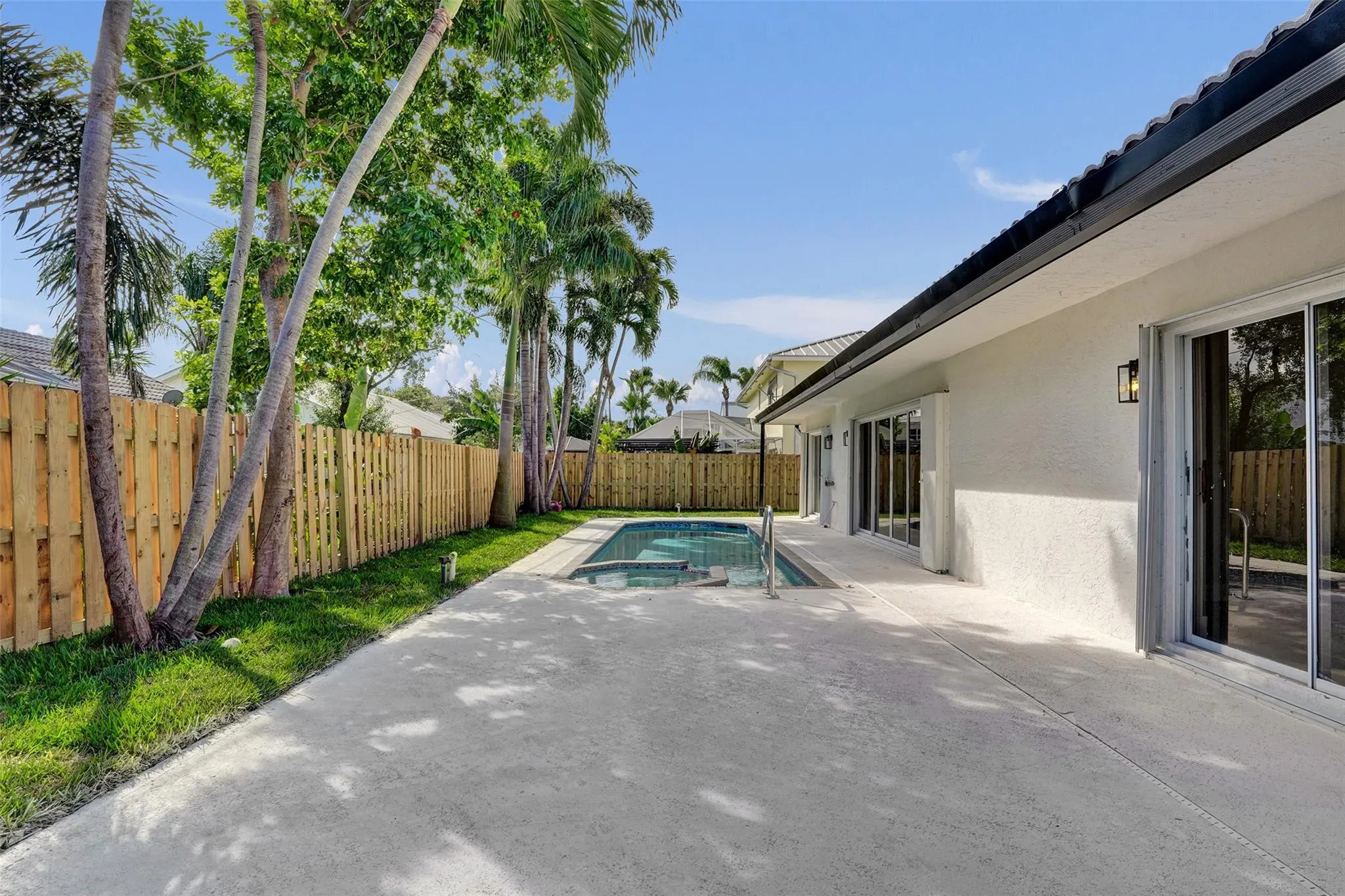 340 Oregon Ln