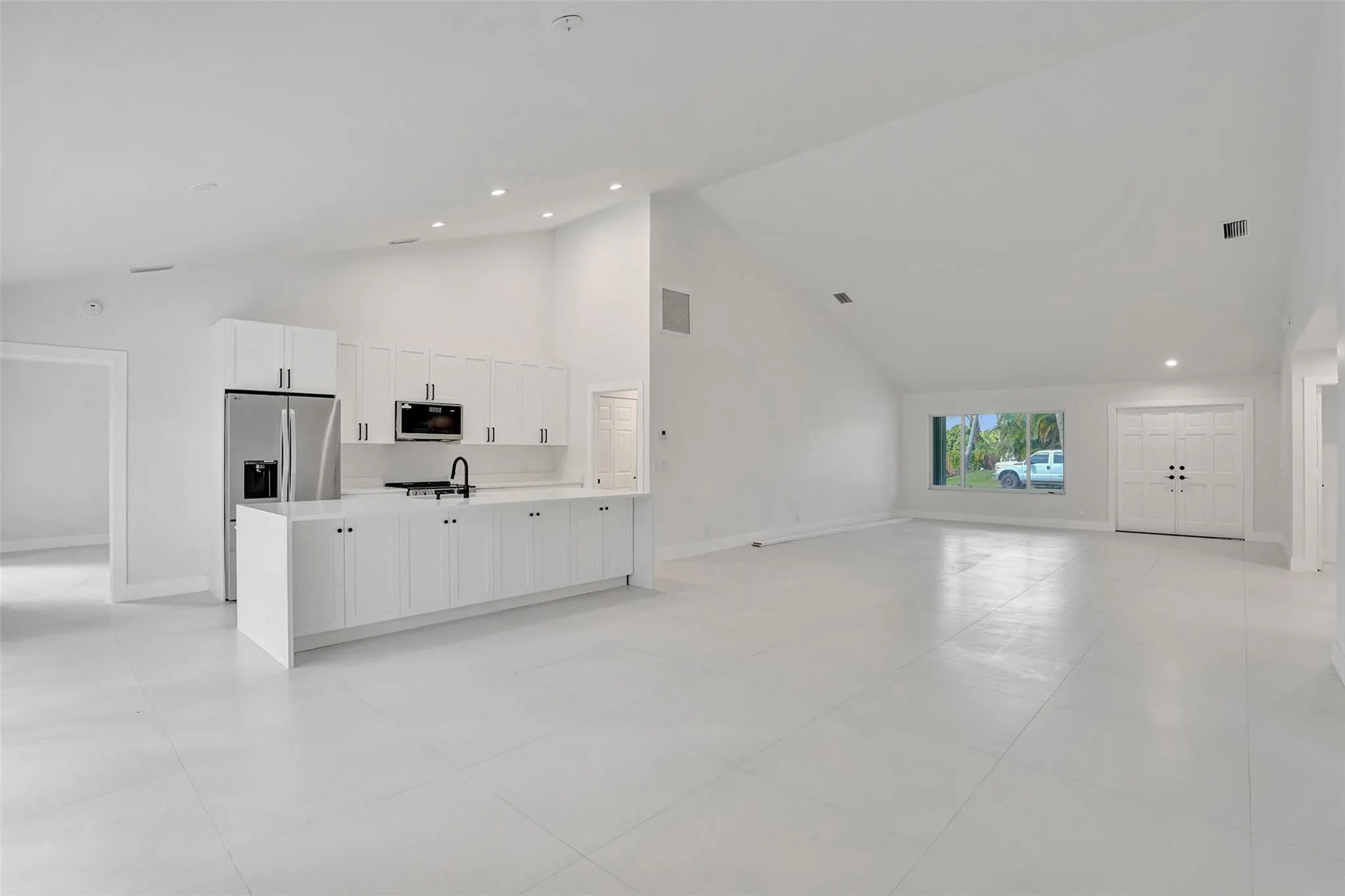 340 Oregon Ln