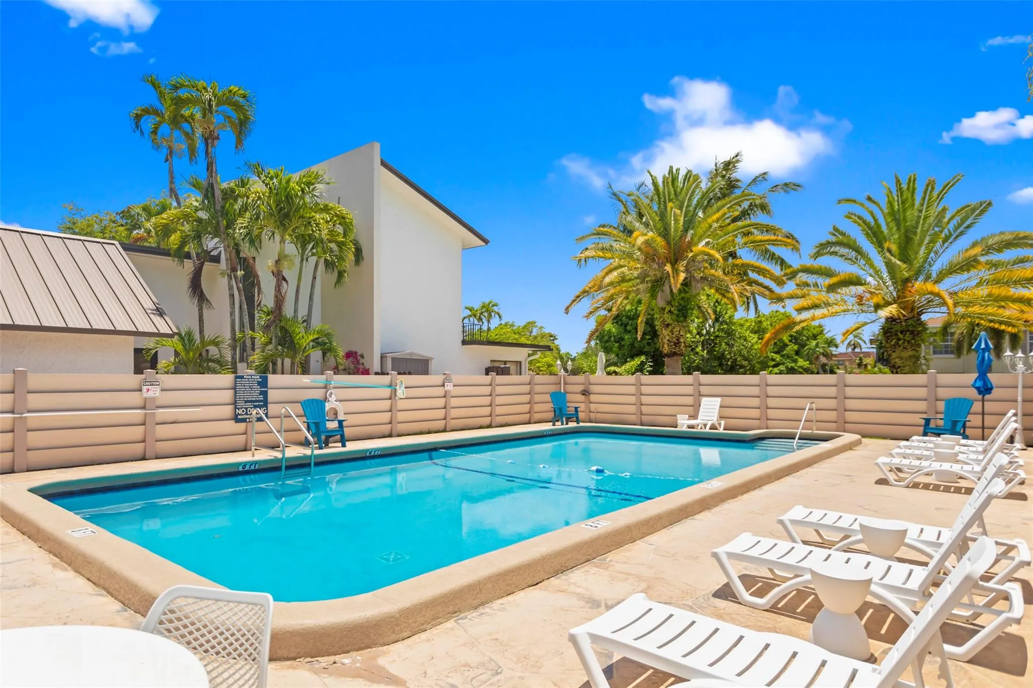 9000 Jacaranda Ln, #207