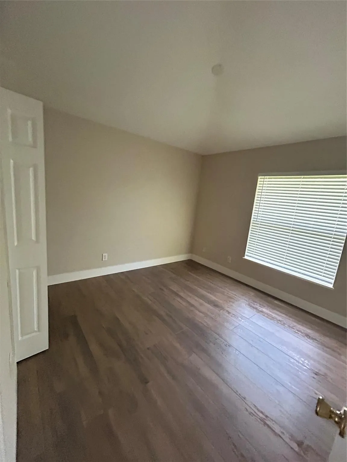 214 Eldron Blvd NE