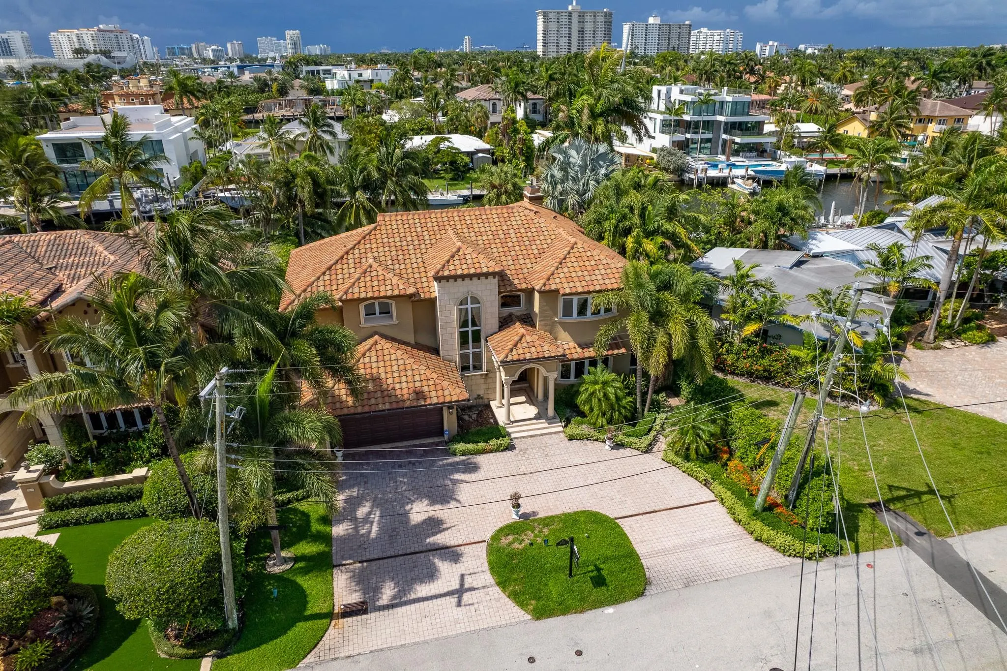 2626 Barcelona Dr