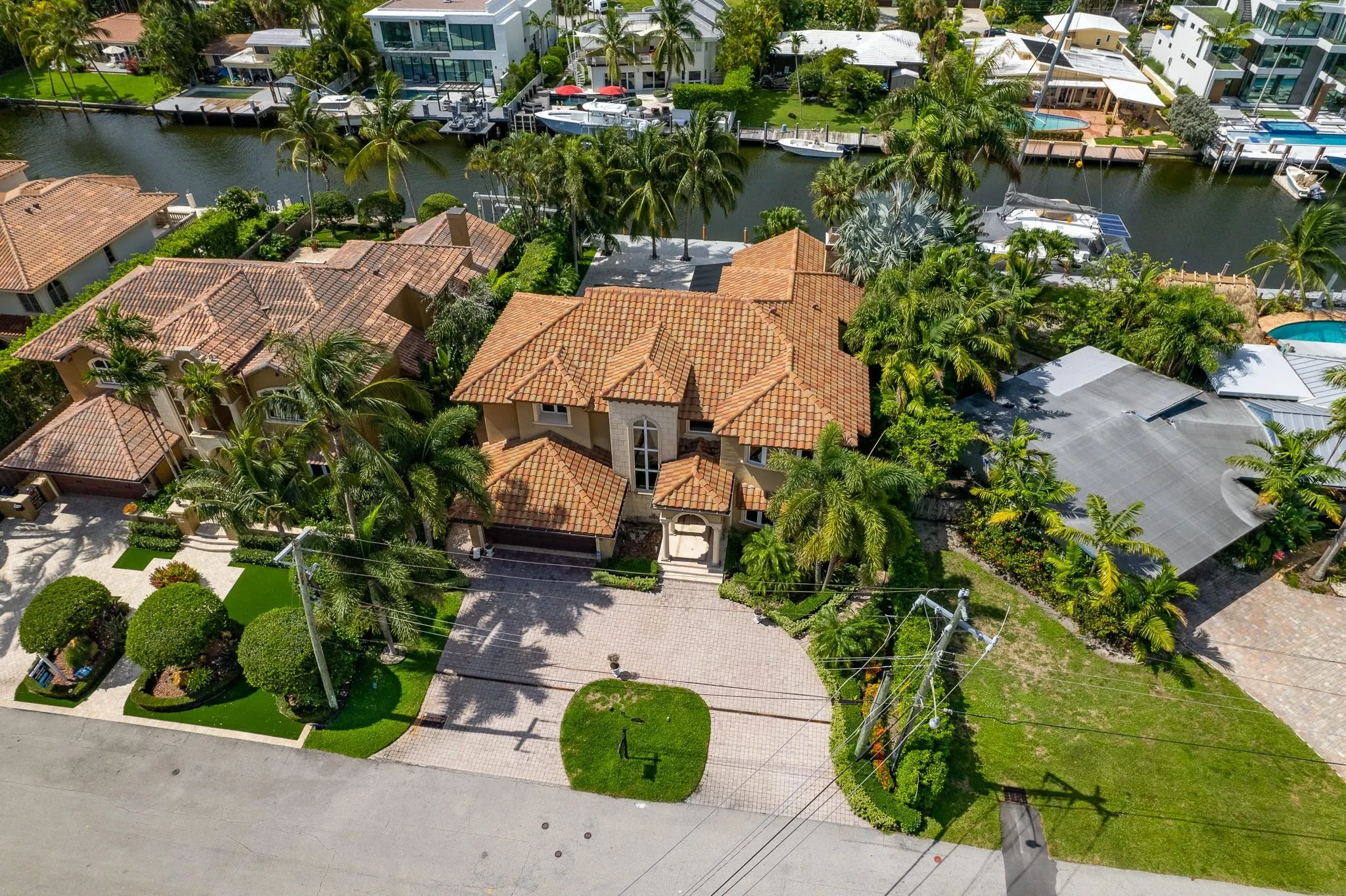 2626 Barcelona Dr