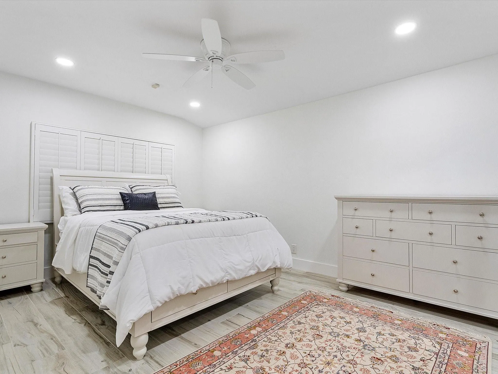 411 Poinciana
